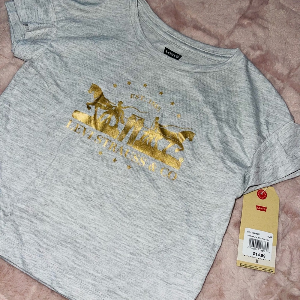 Levi’s T-shirt